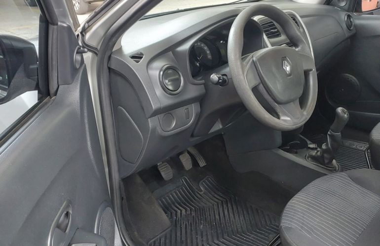 Renault Logan Authentique 1.0 12V SCe (Flex) - Foto #4