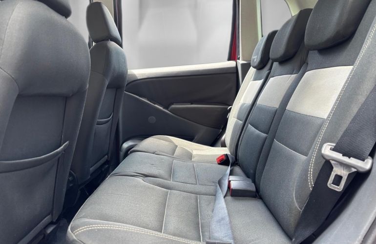 Fiat Idea 1.4 MPi Attractive 8v - Foto #9