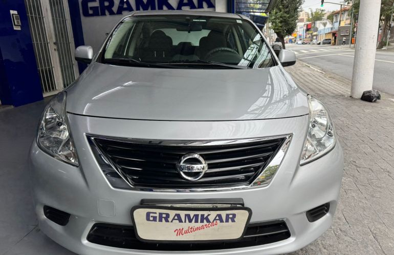 Nissan Versa 1.6 16V SV - Foto #1
