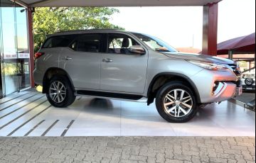Toyota SW4 2.8 TDI SRX 7L 4x4 (Aut) - Foto #4