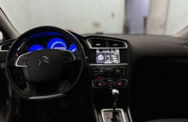 Citroën C4 Lounge Exclusive 1.6 THP (Aut) - Foto #3