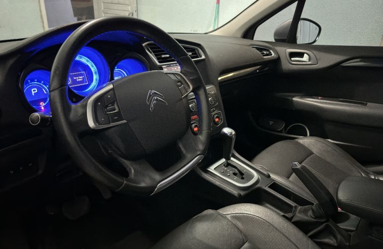 Citroën C4 Lounge Exclusive 1.6 THP (Aut) - Foto #6
