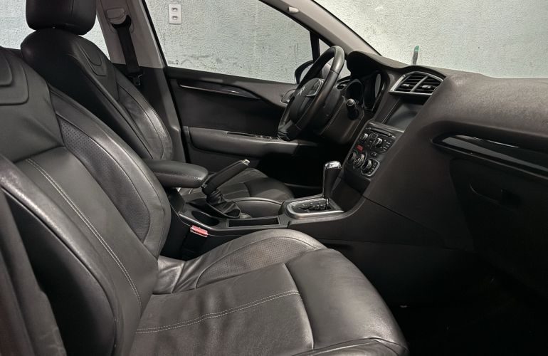 Citroën C4 Lounge Exclusive 1.6 THP (Aut) - Foto #9