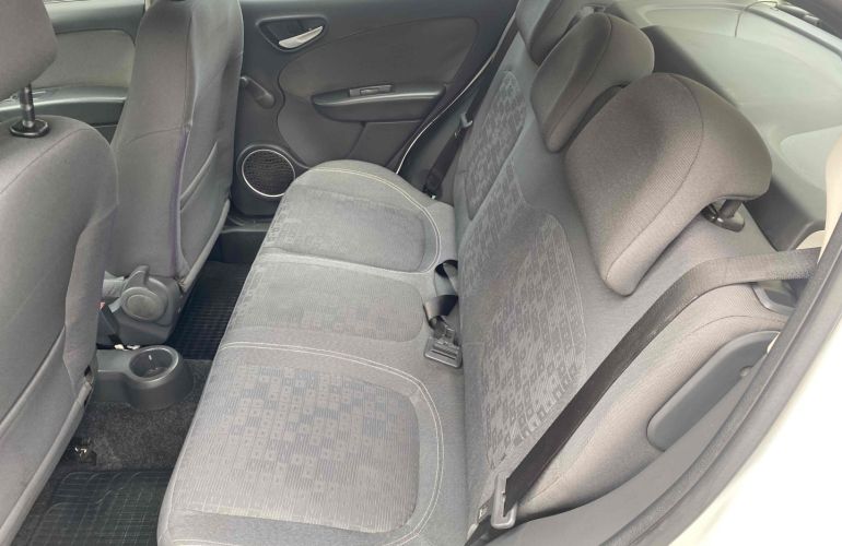 Fiat Palio Attractive 1.0 Evo (Flex) - Foto #9