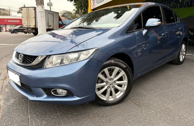 Honda Civic 1.8 LXS 16v - Foto #2