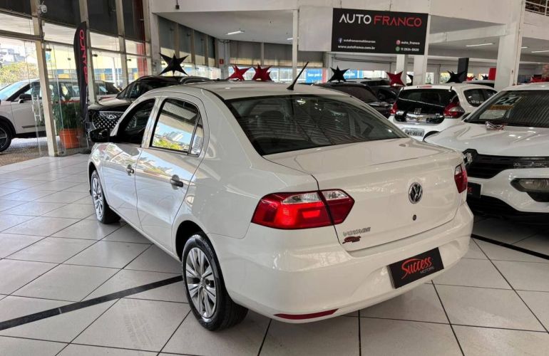 Volkswagen Voyage 1.0 12v MPi Totalflex - Foto #4