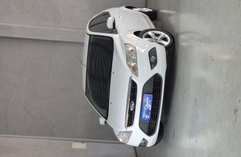Ford Focus Hatch GL 1.6 16V (Flex) - Foto #2