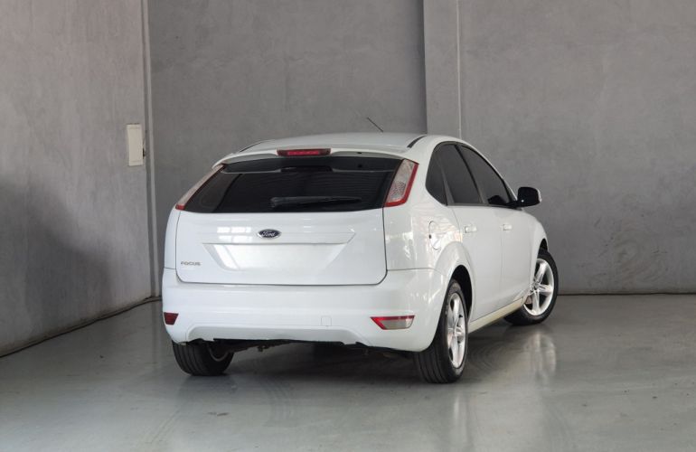 Ford Focus Hatch GL 1.6 16V (Flex) - Foto #3