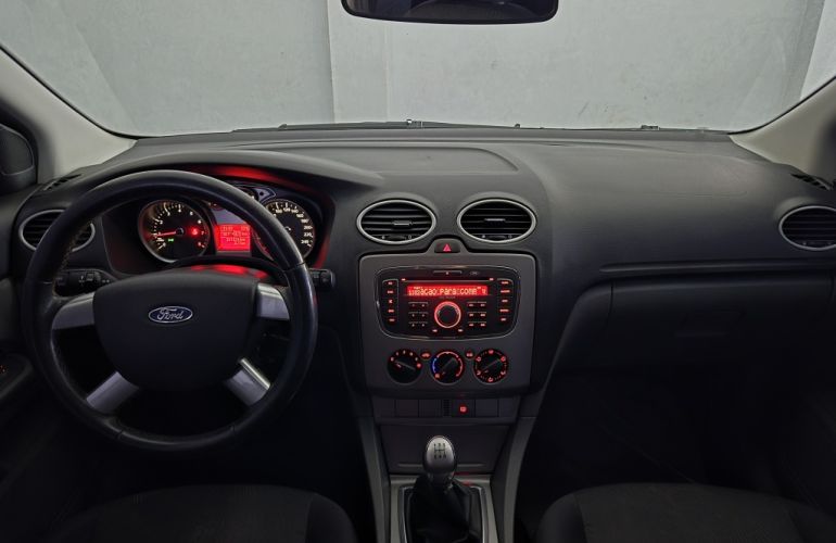 Ford Focus Hatch GL 1.6 16V (Flex) - Foto #8