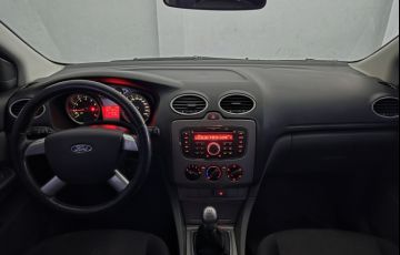 Ford Focus Hatch GL 1.6 16V (Flex) - Foto #8