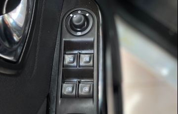 Renault Captur 2.0 16V Intense - Foto #10