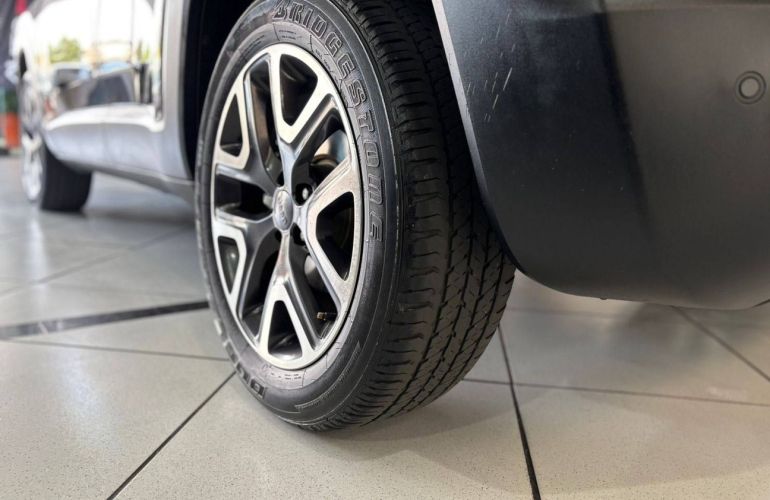 Jeep Renegade 1.8 16V Longitude - Foto #8