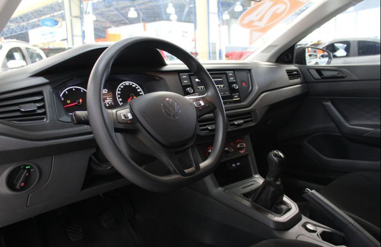 Volkswagen Polo 1.0 MPi Track - Foto #3