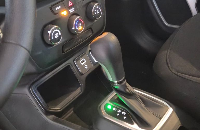 Jeep Renegade 1.8 16V Sport - Foto #10