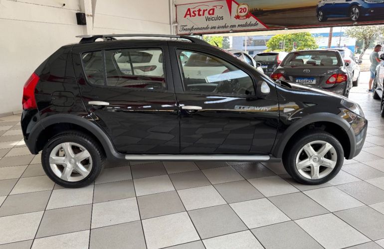 Renault Sandero Stepway 1.6 16V (Flex) - Foto #4