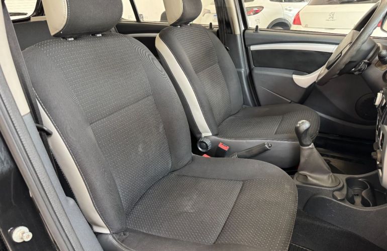 Renault Sandero Stepway 1.6 16V (Flex) - Foto #5