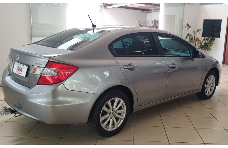 Honda Civic LXS 1.8 i-VTEC (Aut) (Flex) - Foto #5