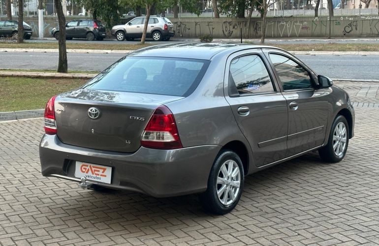 Toyota Etios 1.5 X Plus Sedan 16v - Foto #3