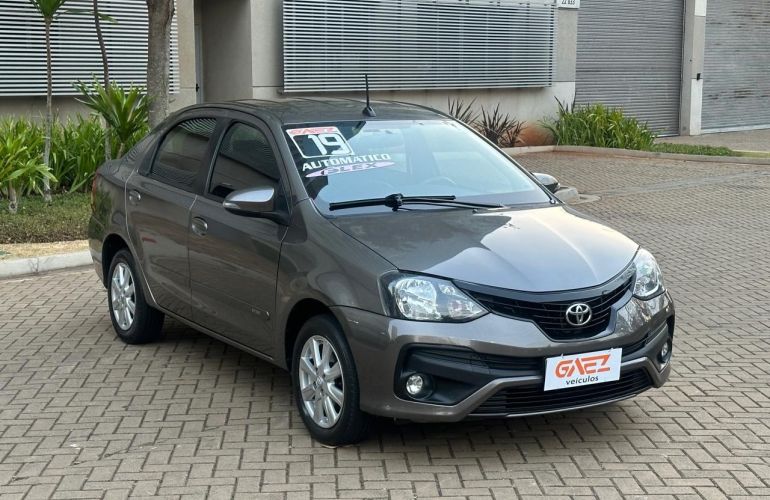 Toyota Etios 1.5 X Plus Sedan 16v - Foto #4