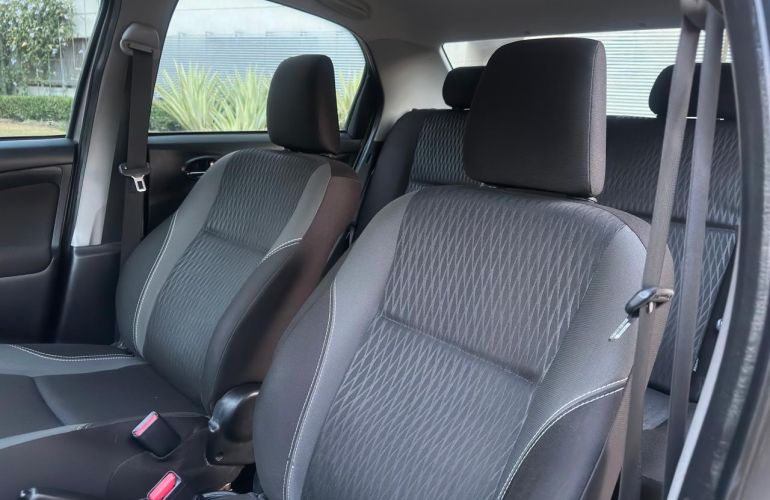 Toyota Etios 1.5 X Plus Sedan 16v - Foto #8