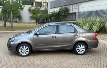 Toyota Etios 1.5 X Plus Sedan 16v - Foto #10