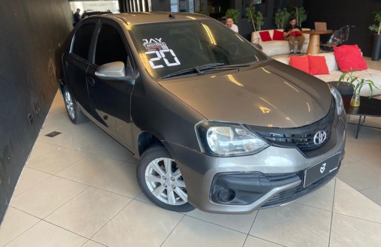 Toyota Etios 1.5 X Plus Sedan 16V Flex 4p Automático - Foto #1