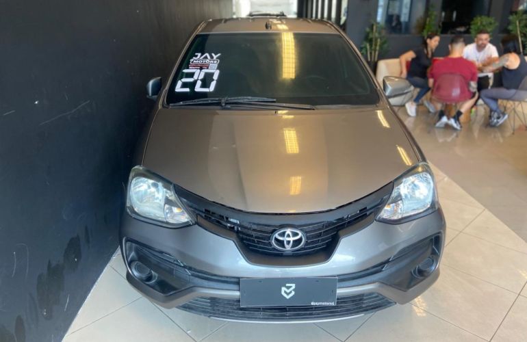 Toyota Etios 1.5 X Plus Sedan 16V Flex 4p Automático - Foto #2