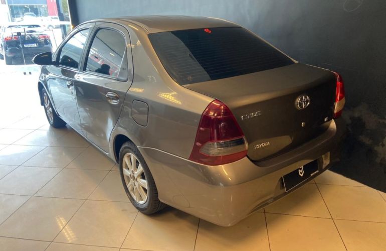 Toyota Etios 1.5 X Plus Sedan 16V Flex 4p Automático - Foto #4