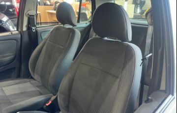 Volkswagen Fox 1.0 Mi 8v - Foto #8