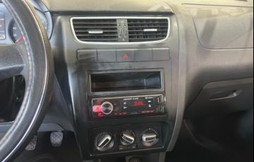 Volkswagen Fox 1.0 Mi 8v - Foto #10