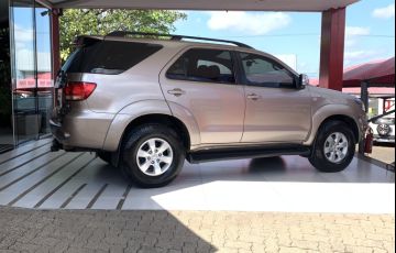 Toyota Hilux SW4 SRV 4x4 3.0 Turbo  (aut) - Foto #4