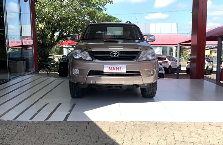 Toyota Hilux SW4 SRV 4x4 3.0 Turbo  (aut) - Foto #2