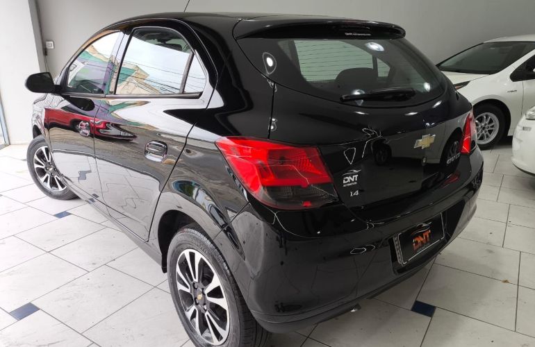 Chevrolet Onix 1.4 MPFi LTZ 8v - Foto #4