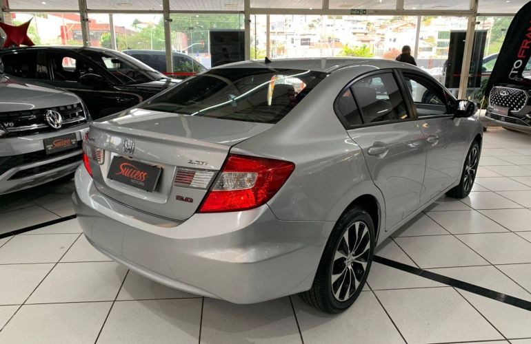 Honda Civic 2.0 LXR 16v - Foto #2