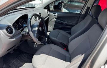 Volkswagen Voyage 1.6 Mi Trend 8v - Foto #4