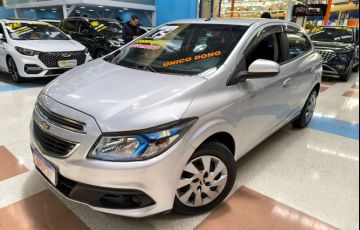Chevrolet Onix 1.4 MPFi LT 8v - Foto #4