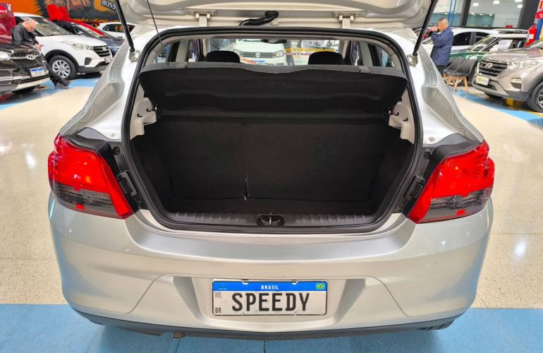 Chevrolet Onix 1.4 MPFi LT 8v - Foto #8