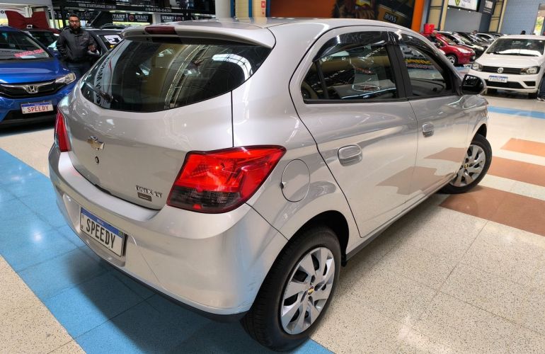 Chevrolet Onix 1.4 MPFi LT 8v - Foto #9