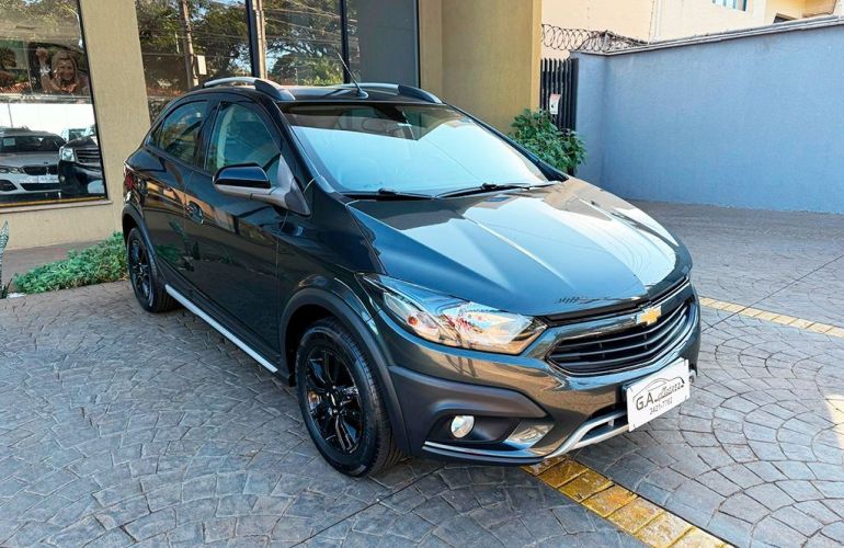 Chevrolet Onix 1.4 MPFi Activ 8v - Foto #3
