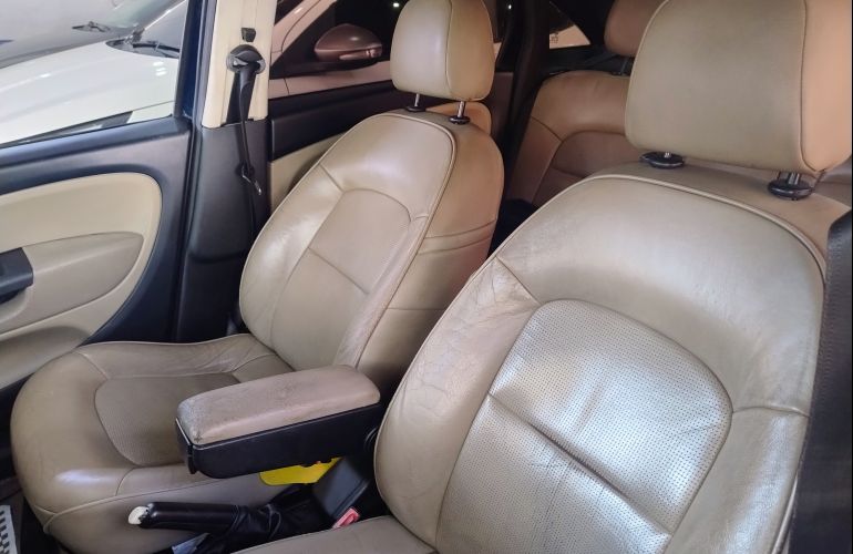 Fiat Linea Absolute 1.8 16V Dualogic (Flex) - Foto #2