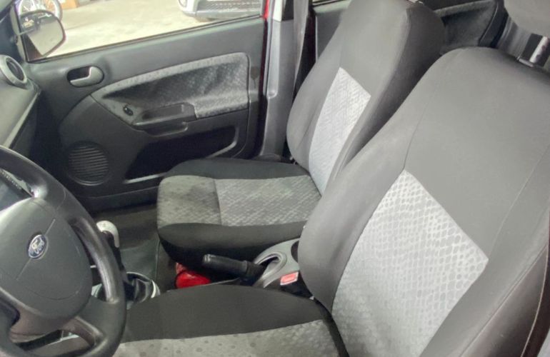 Ford Fiesta 1.6 MPi Class Hatch 8V Flex 4p Manual - Foto #8