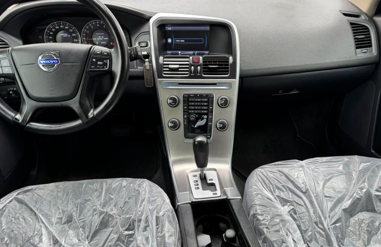 Volvo Xc60 2.0 T5 Comfort FWD Turbo Gasolina 4p Automático - Foto #9