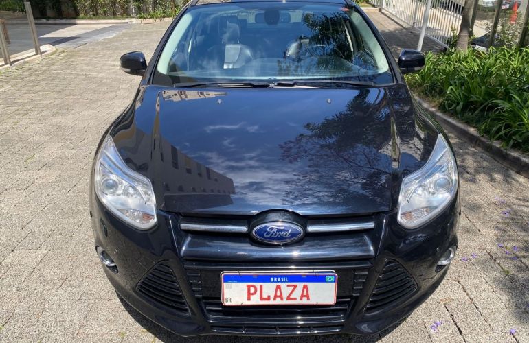 Ford Focus 2.0 Titanium Sedan 16v - Foto #2