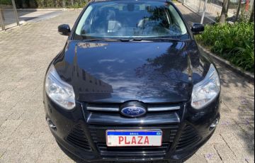 Ford Focus 2.0 Titanium Sedan 16v - Foto #2