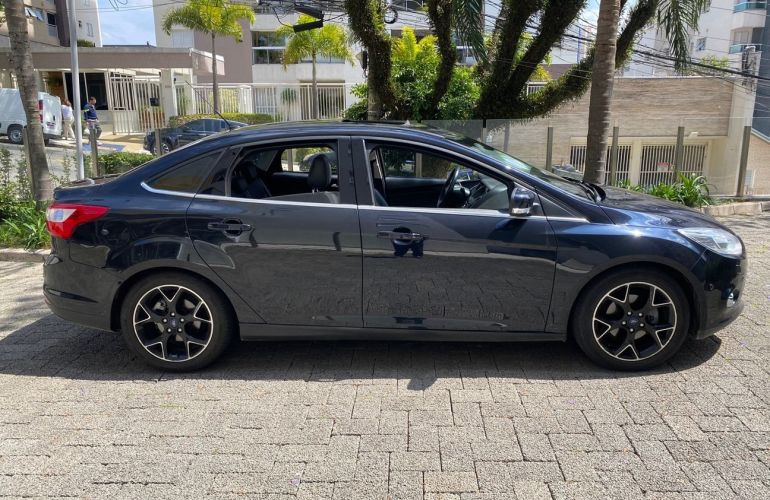 Ford Focus 2.0 Titanium Sedan 16v - Foto #4