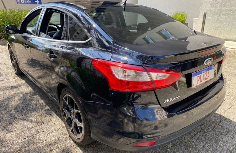 Ford Focus 2.0 Titanium Sedan 16v - Foto #7