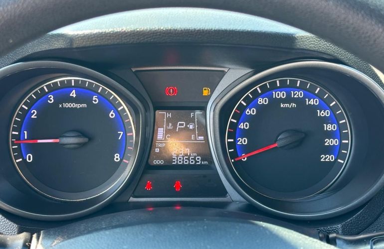 Hyundai Hb20s 1.6 Comfort Plus 16v - Foto #4