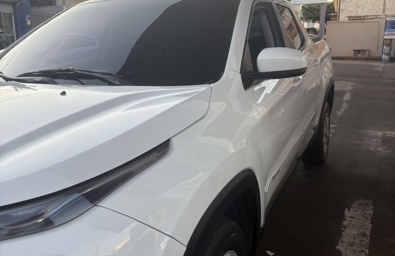 Fiat Toro Freedom 1.8 AT6 4x2 (Flex) - Foto #2