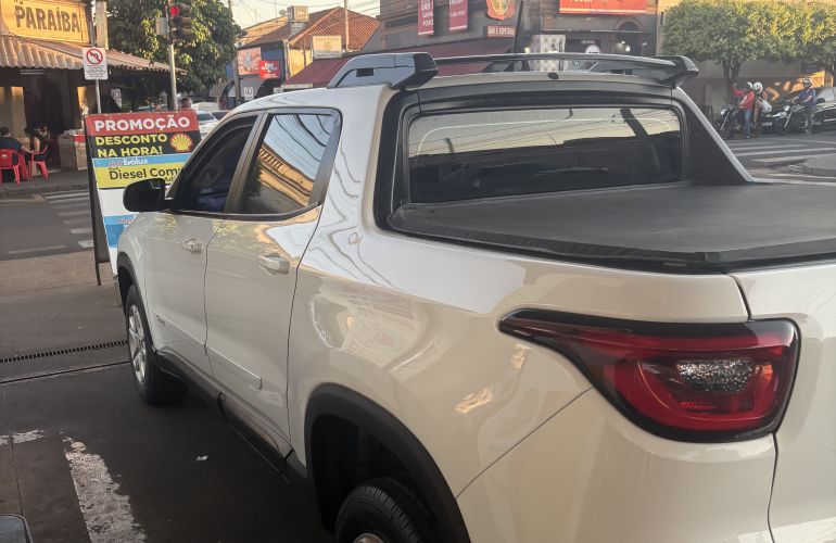 Fiat Toro Freedom 1.8 AT6 4x2 (Flex) - Foto #3