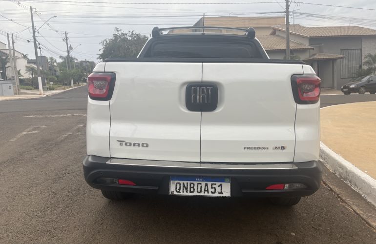Fiat Toro Freedom 1.8 AT6 4x2 (Flex) - Foto #4